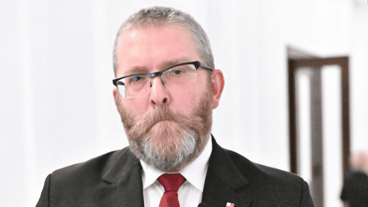 Polityk Brauna pokazał szokujące zdjęcie Karola Nawrockiego. Popelnił skandaliczny błąd