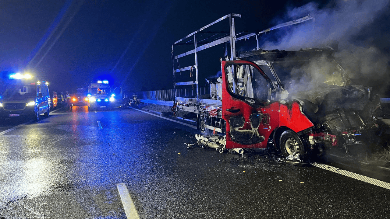 Poważny wypadek na polskiej trasie. Samochód stanął w ogniu, lądował LPR