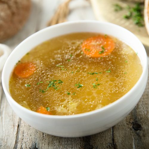 Przepis na aromatyczny rosół według Kuchni Pięciu Przemian