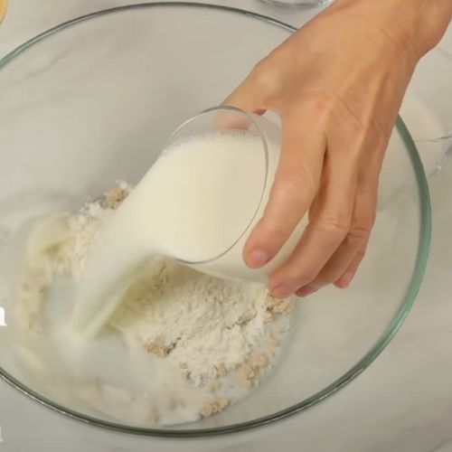 Niezwykle puszysta babka drożdżowa na Wielkanoc. Przepis mam od Babci