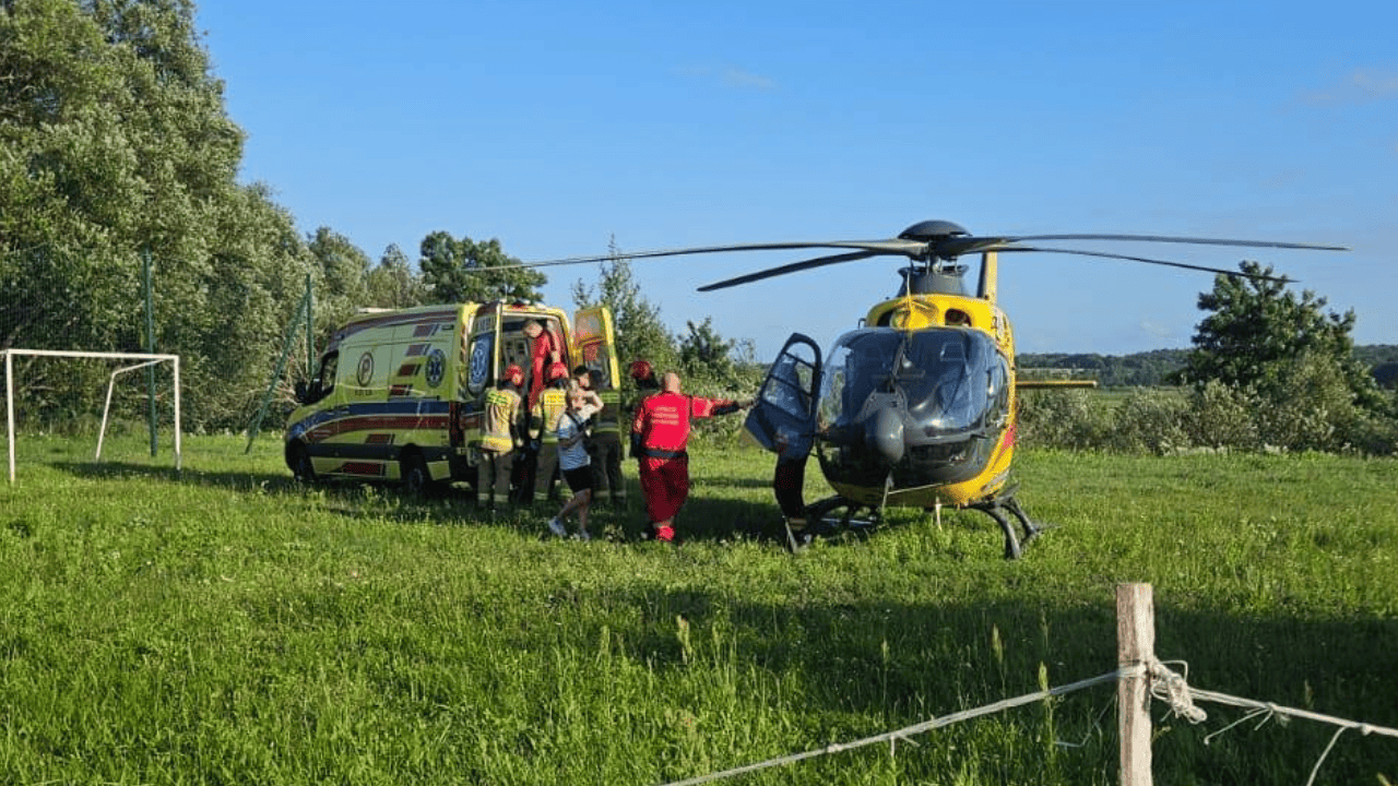 6-letnie bliźniaczki szły poboczem, nagle rozegrały się dramatyczne sceny. W akcji LPR