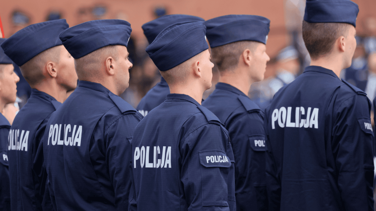 policjanci