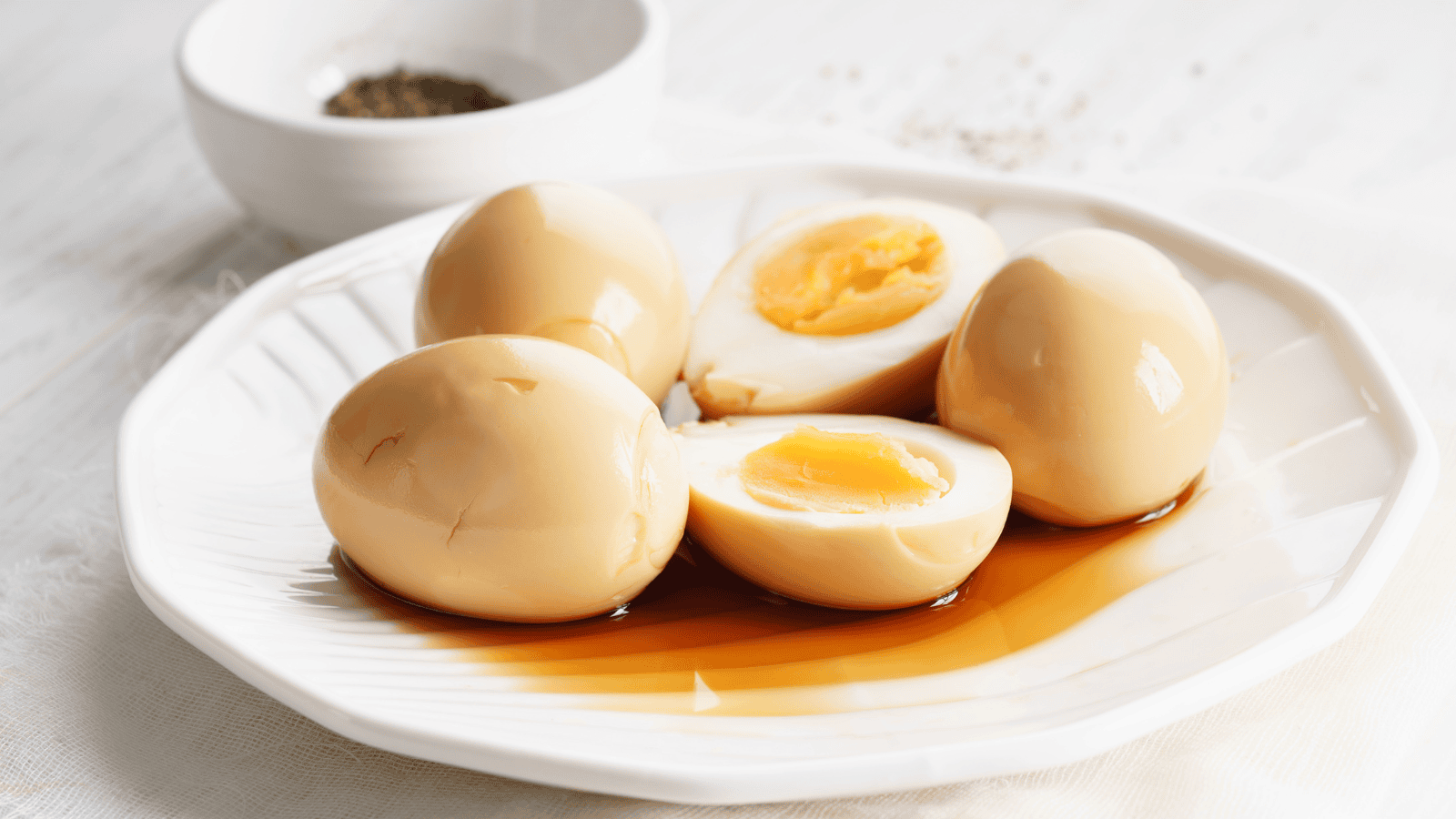 Jak zrobić jajka po azjatycku - szybki przepis krok po kroku