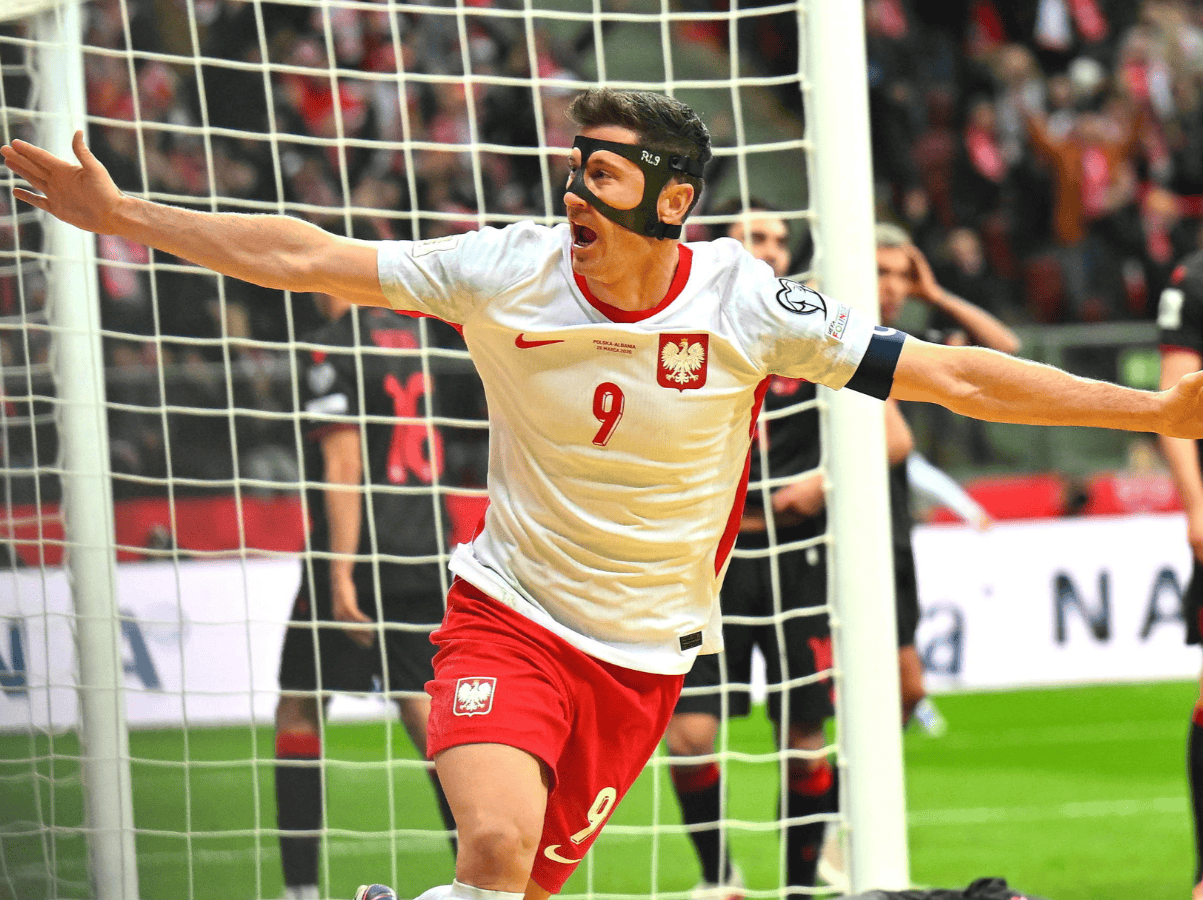 Lewandowski nie mógł powstrzymać łez na Narodowym. Po meczu zabrał głos, padły ważne słowa