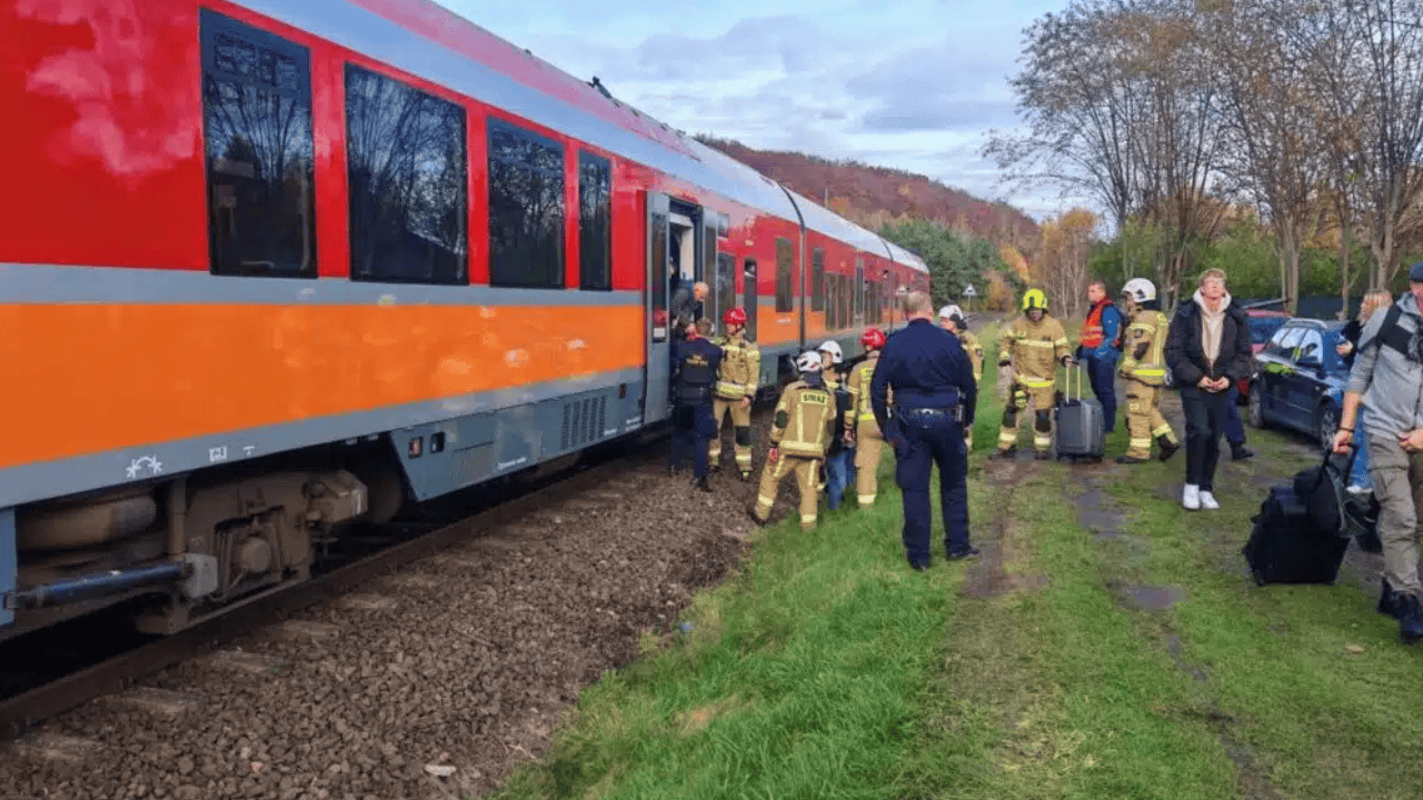 Nie żyje 15-latek, pilna ewakuacja 140 pasażerów pociągu. Tragedia w polskim mieście