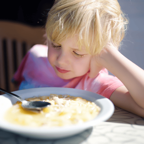 Neofobia u małych dzieci jest naturalna i z czasem mija. Gdy się utrzymuje, być może chodzi o ARFID