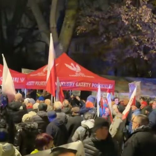 Samolot Karola Nawrockiego zawrócił. Media ujawniają, co działo się na pokładzie
