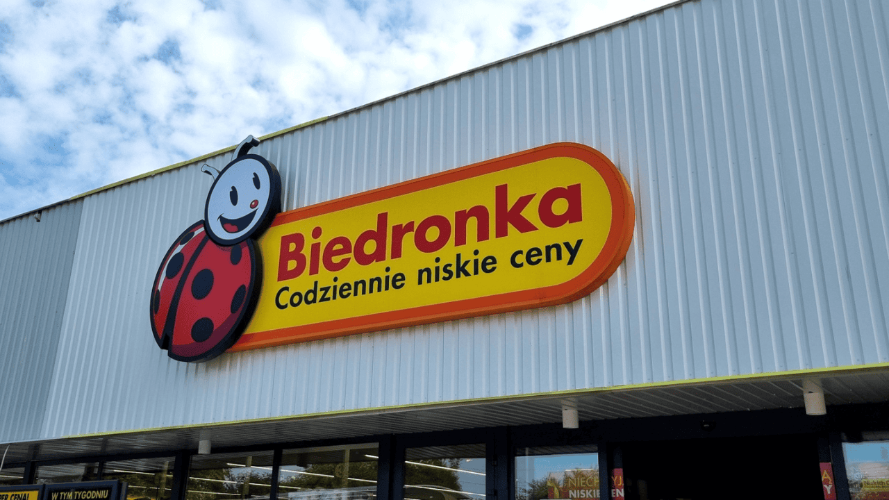 Zobaczył to w Biedronce i od razu złapał za telefon. Burza na całą Polskę