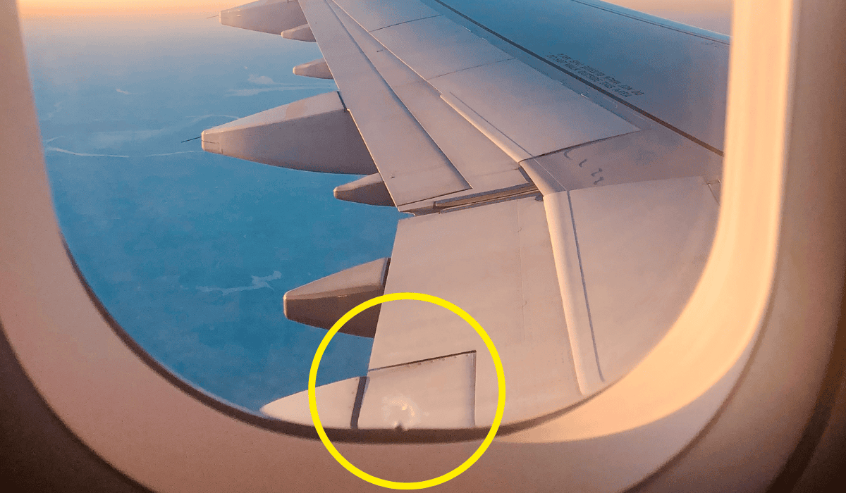 Dziura w oknie samolotu