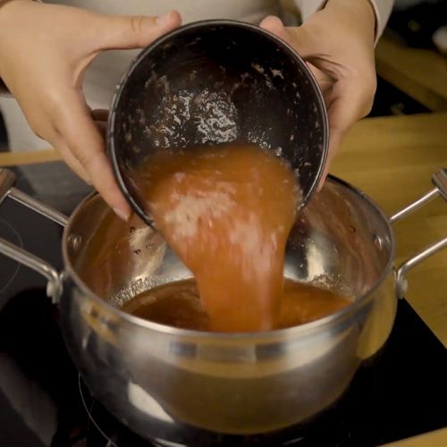 Domowy przecier pomidorowy „jak u babci”, tylko szybciej — z maszynką Zelmer ZMM4055B