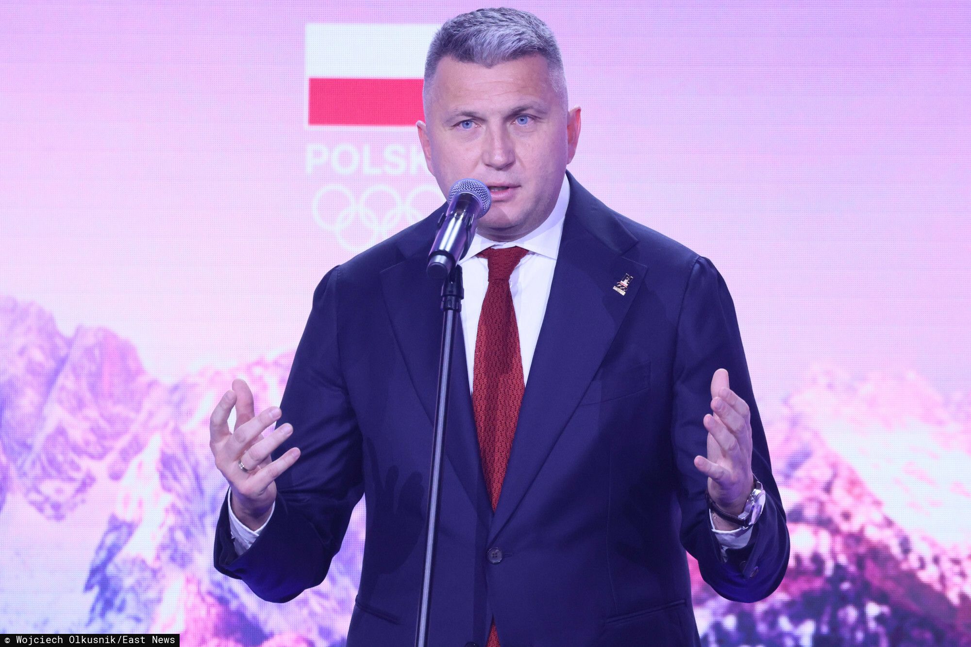 Nawrocki wkroczył na scenę i rzucił żartem. Przez chwilę nikt nie ruszał się z miejsca