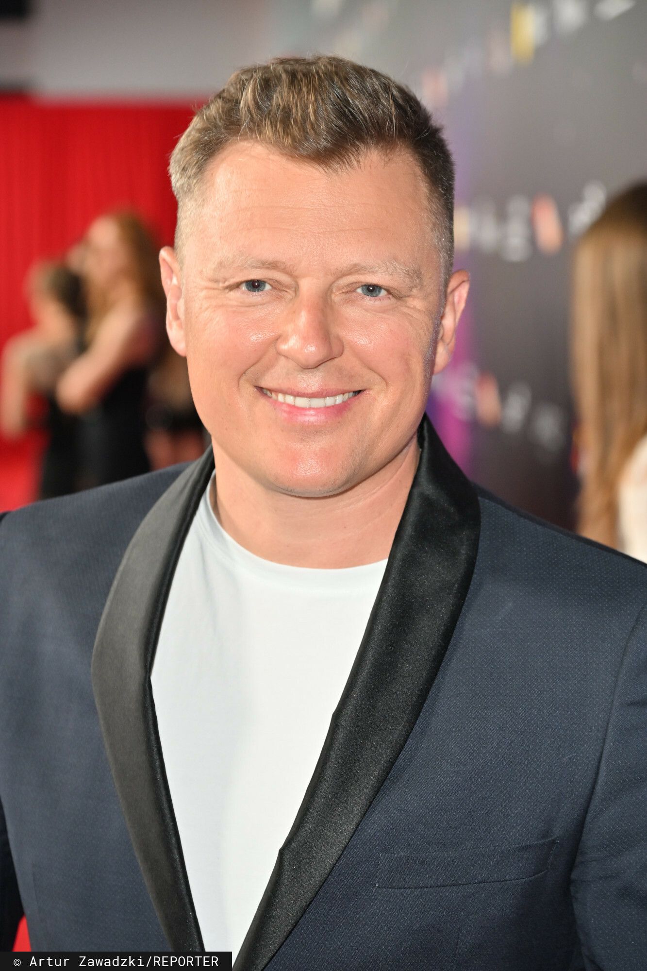 Niedawno reprezentował Polskę na Eurowizji. Teraz wystąpi w "Twoja twarz brzmi znajomo". Fani nie mogą się doczekać