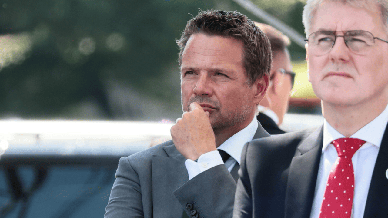 Tusk szykuje rewolucję w partii, w mediach aż huczy. Trzaskowski ma stracić stanowisko