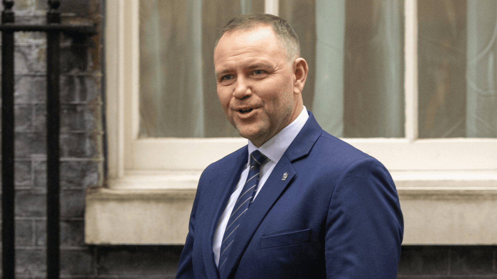 Prawie doszło do wypadku, a Nawrocki głośno się śmiał. Sceny podczas wizyty w Londynie