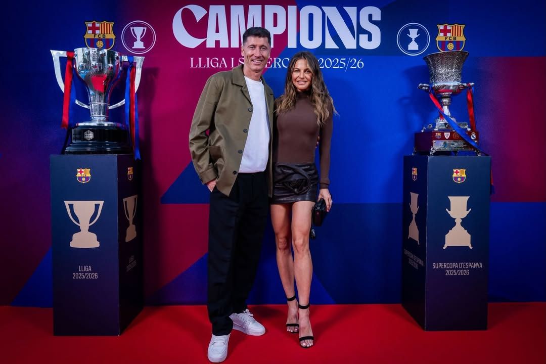 Lewandowscy i Szczęśni na luksusowej imprezie. Marina i Anna w niemal identycznych kreacjach. Fani: „Pojedynek tytanów” 