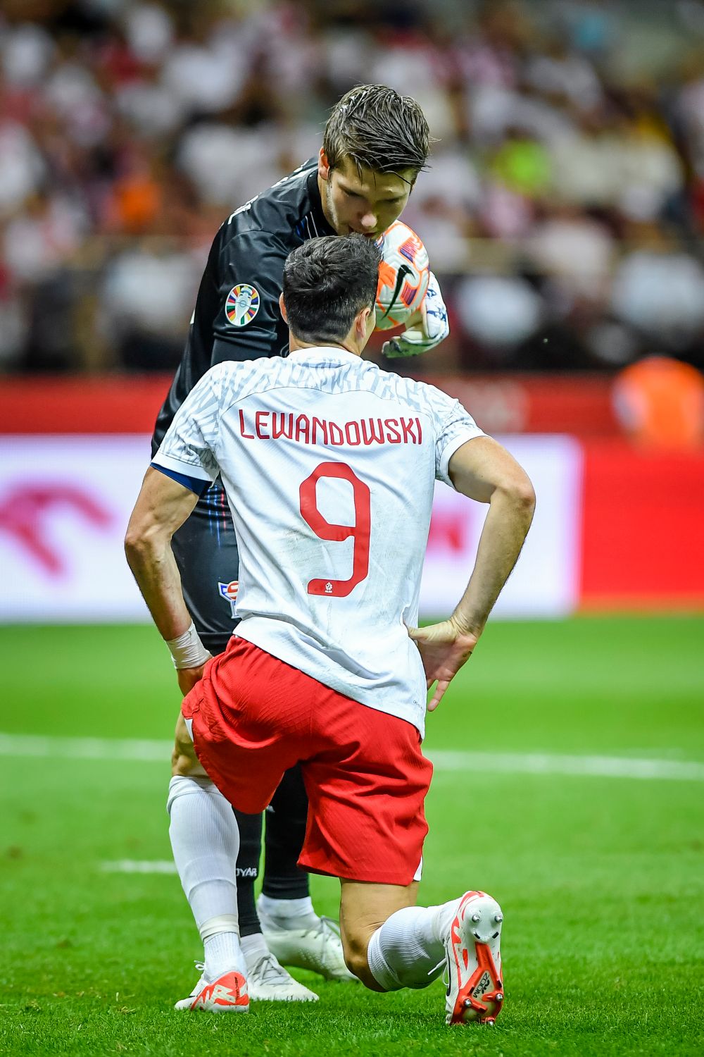 Robert Lewandowski w meczu Polska-Wyspy Owcze, fot. AKPA