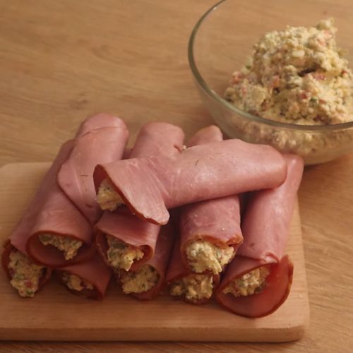 Te roladki z szynki podam na wielkanocne śniadanie. Nadzienie jest po prostu przepyszne