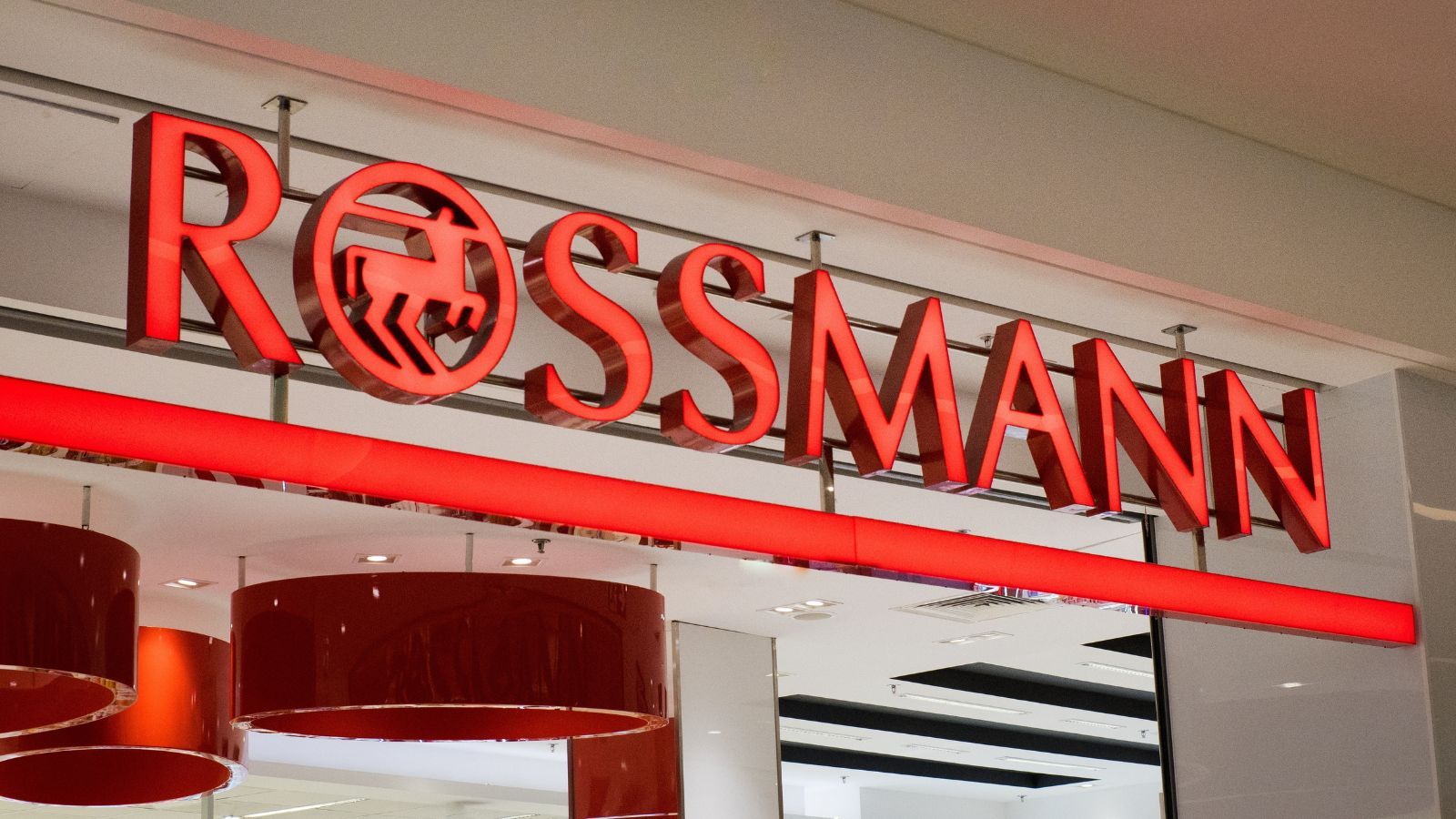 Od czwartku 17 września Rossmann startuje z promocją. Zrób zakupy za 59 zł i odbierz prezent za darmo