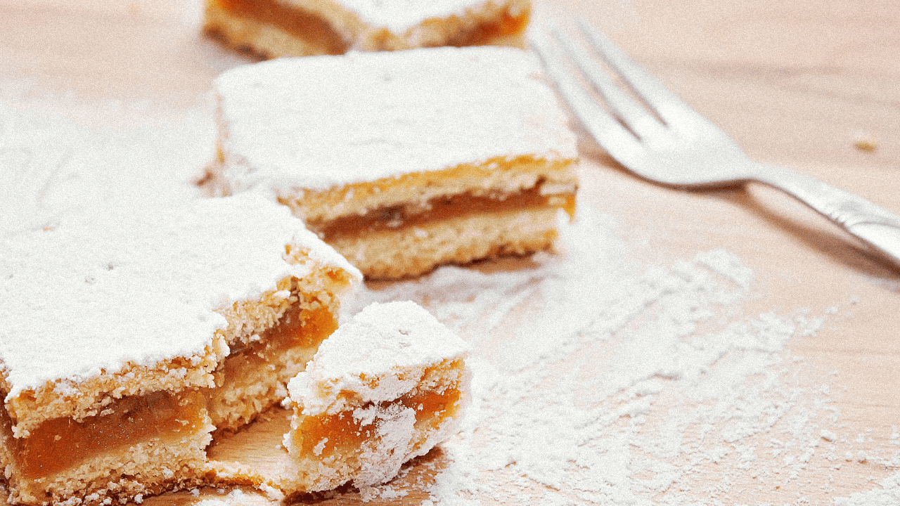 Nadzienie do szarlotki - proporcje, czas podgrzewania i gotowy przepis