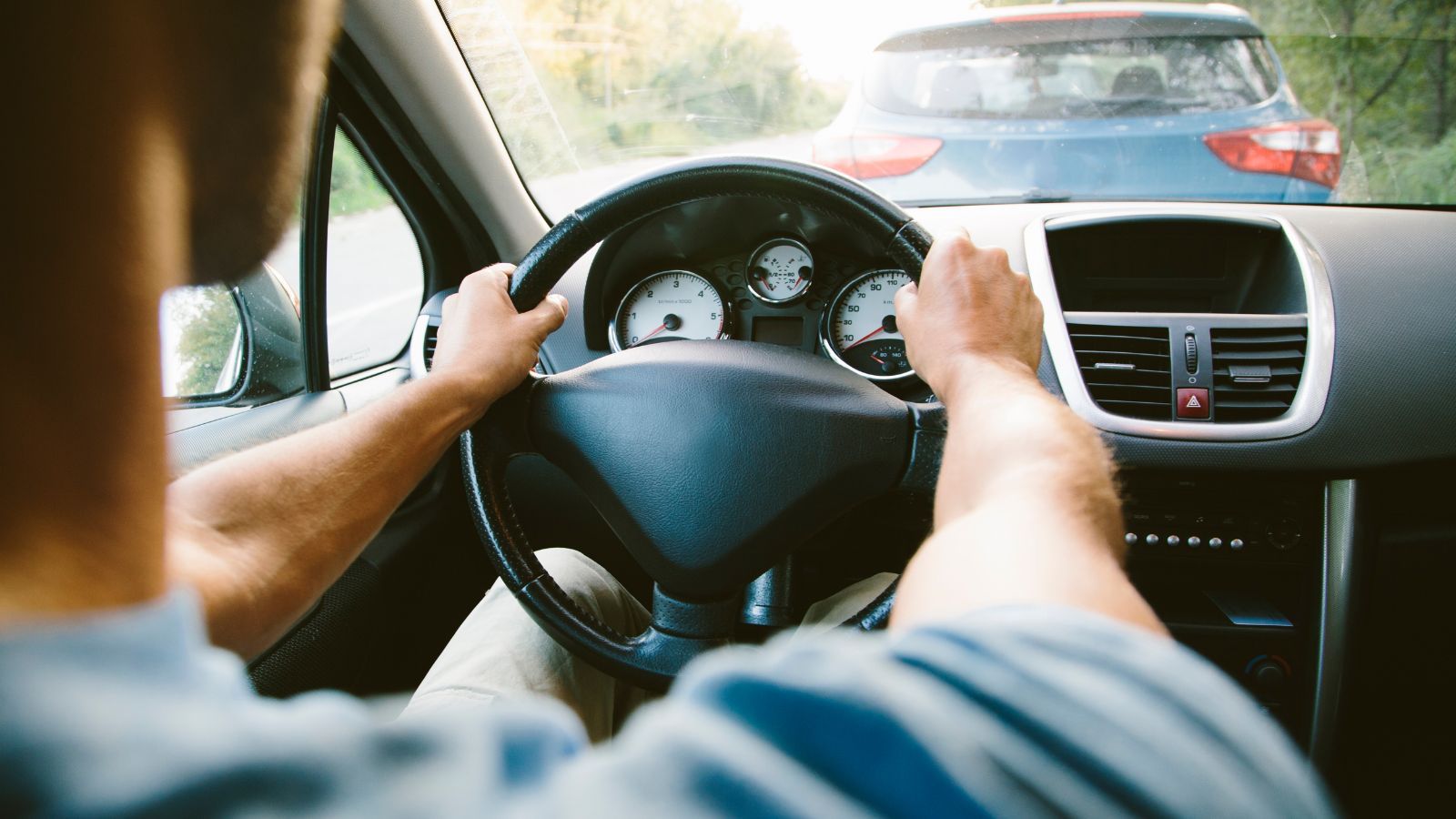 UE wzięła się za kierowców-seniorów. Nowe przepisy w 2026 r. mogą odebrać im prawo jazdy