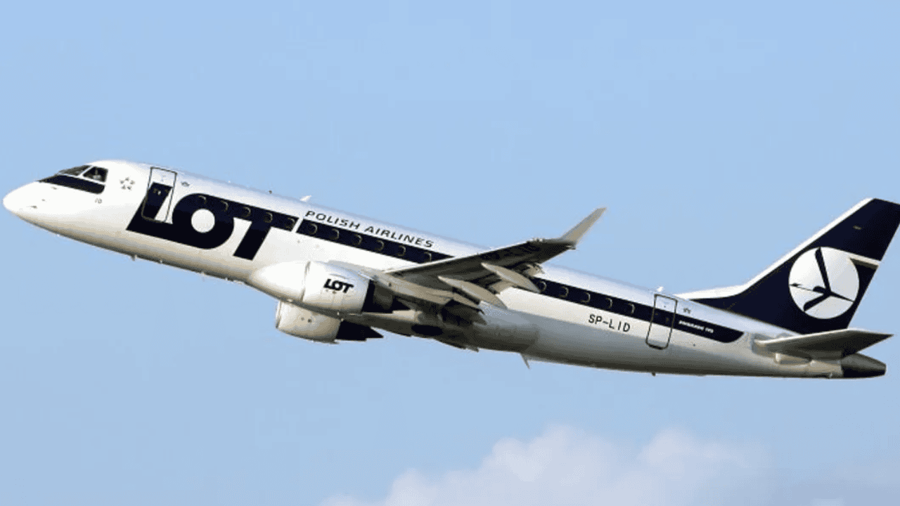 Tragedia w samolocie z Warszawy, nie żyje pasażer. Jest komunikat LOT