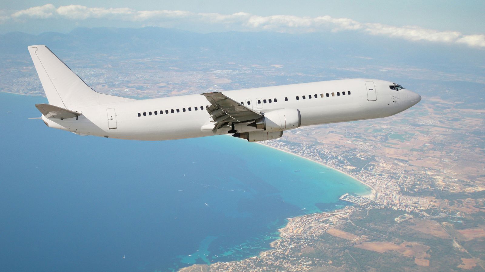 Polecieli tam mimo komunikatów MSZ. Polacy utknęli na wyspie, wiadomo, co się z nimi dzieje