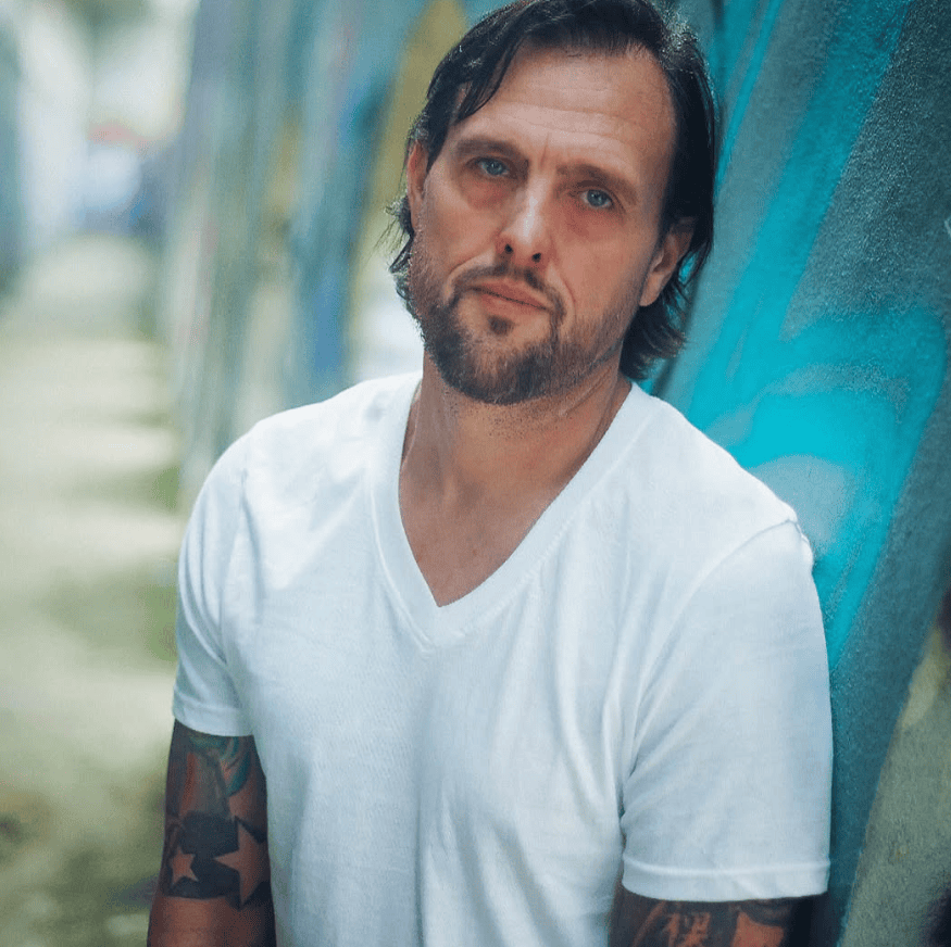 Nie żyje gwiazda serialu uwielbianego przez Polaków. Przegrał walkę z nowotworem