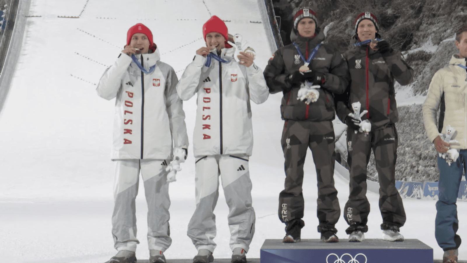 Tak zachował się reprezentant Polski podczas ceremonii medalowej. Wszyscy patrzyli się tylko na niego