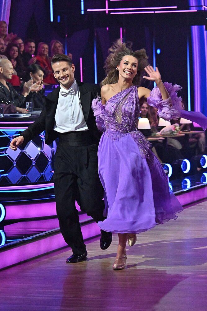 Misiek Koterski przyłapany na finale "TzG" z tajemniczą brunetką. Polacy świetnie ją znają