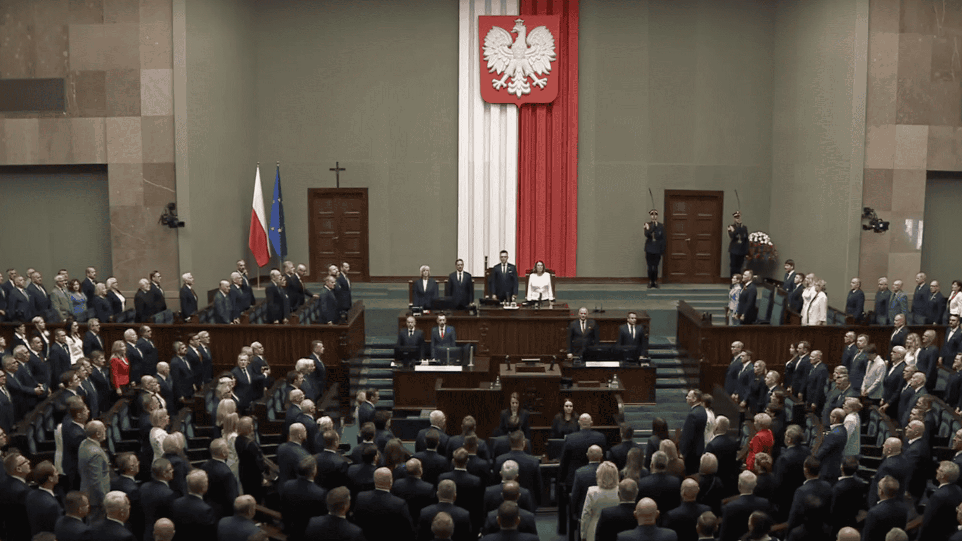 Najnowszy sondaż nie pozostawia złudzeń. Jedna partia bardzo mocno traci