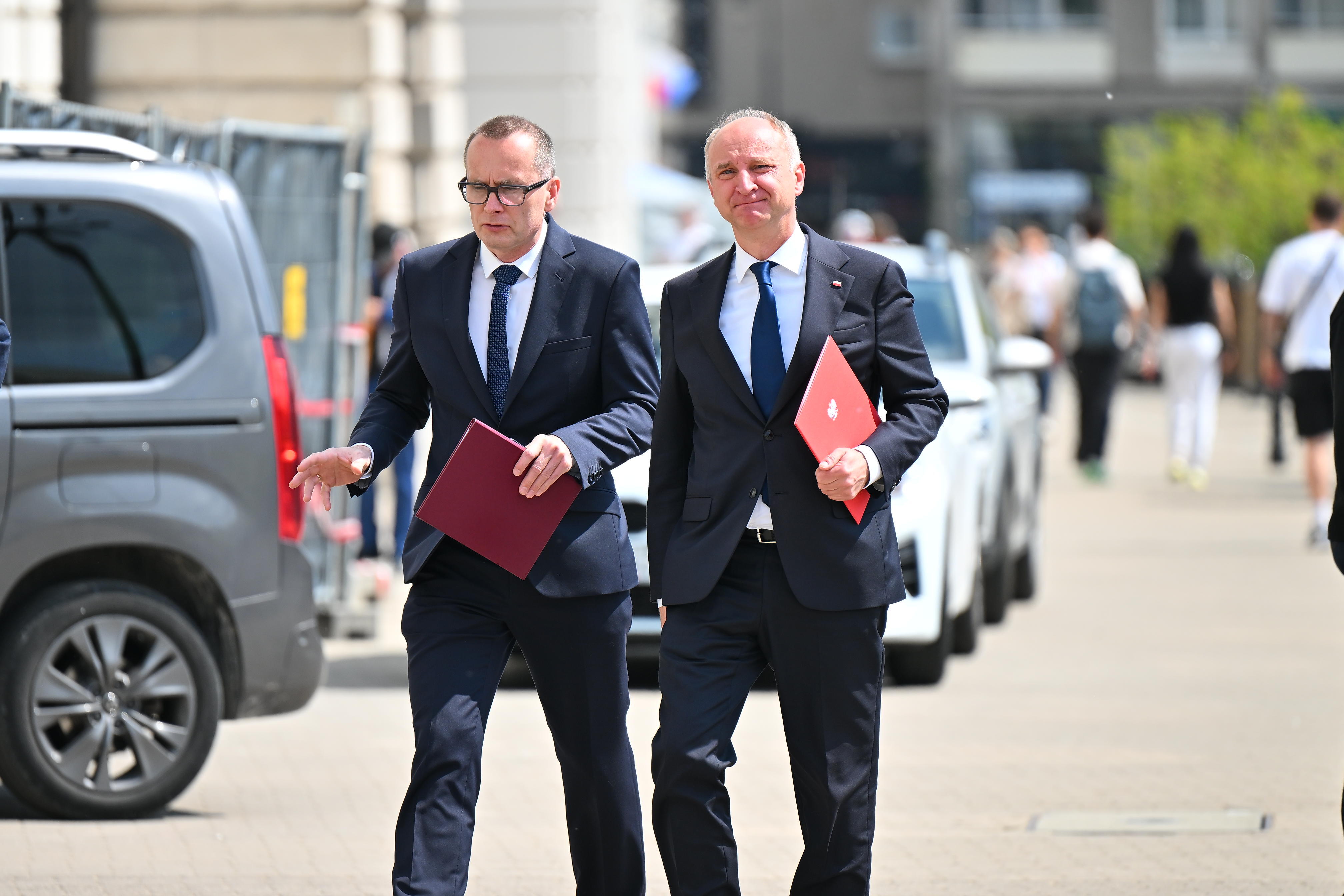 Przedstawiciele władz żegnają Stanisławę Celińską. Rodzina odebrała odznaczenia