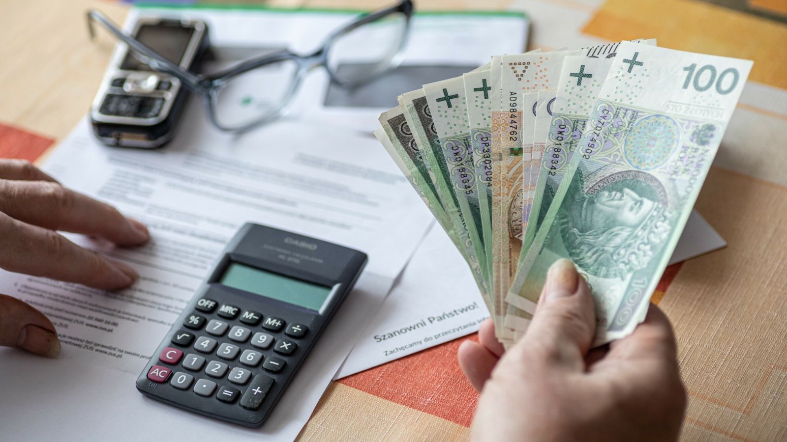 Tyle pieniędzy potrzebuje senior na miesiąc, są wyliczenia. Kwota może zdziwić