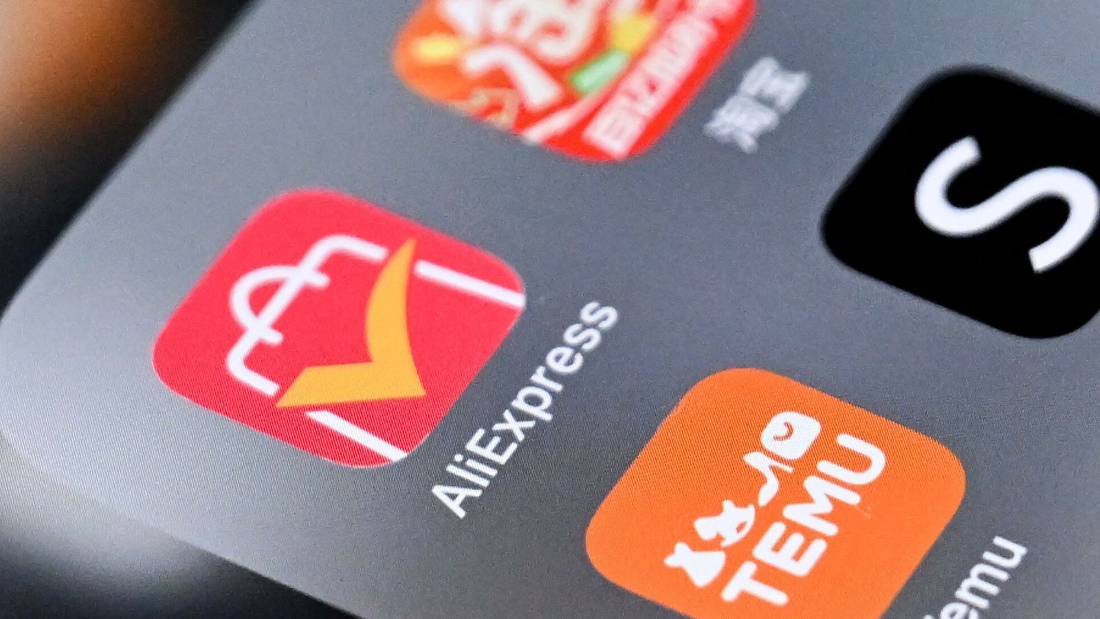 Temu i AliExpress w tarapatach. Unia Europejska wprowadza surowe regulacje