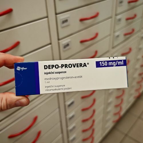 Ten lek dla kobiet powoduje guza mózgu. Posypały się pozwy