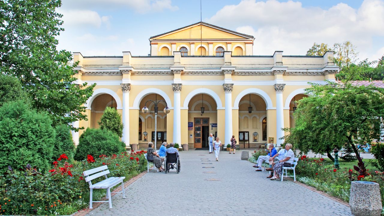 Sanatorium Marconi w Busku. Fot. Agnes Kantaruk/Shutterstock.jpg