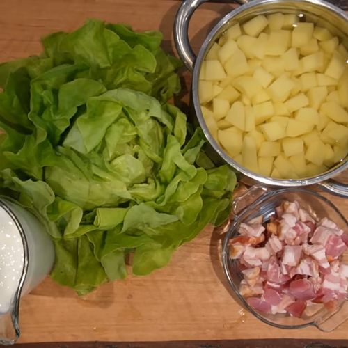 Taką zupę podam dziś na obiad. W moim domu sałaciorka jest hitem