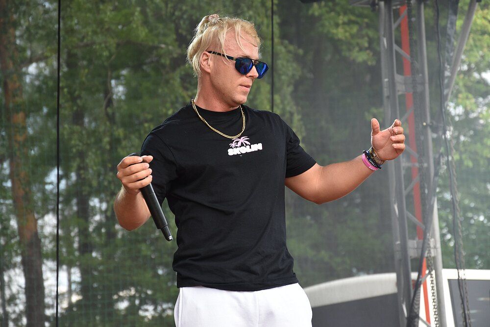 Skolim zgarnie fortunę w wakacje. Tyle zarobi na koncertach. W głowie się nie mieści