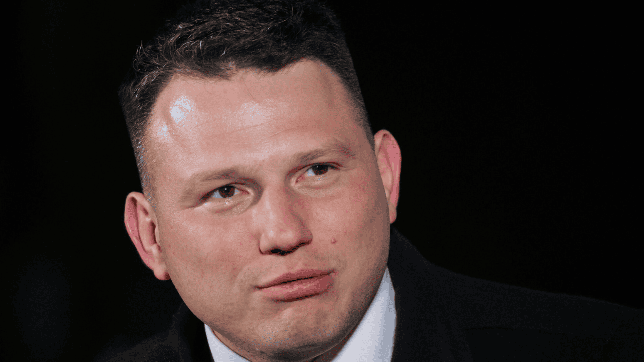 Mentzen złapany na gorącym uczynku podczas Marszu Niepodległości. Tak ignoruje zakazy rządu