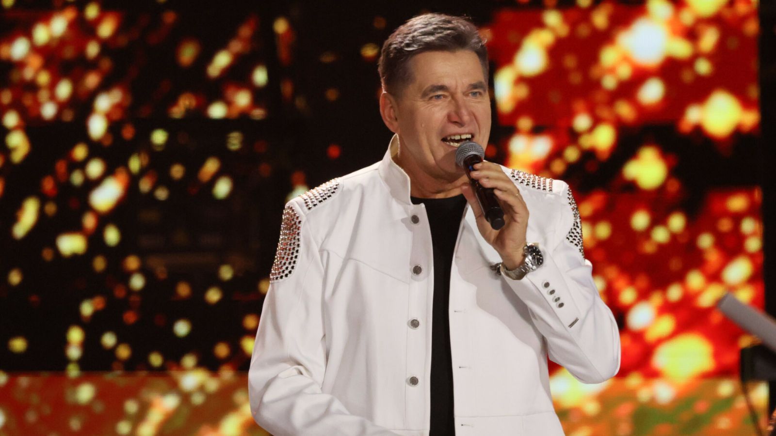 Płacił składki przez 37 lat. Świerzyński dowiedział się, ile ma emerytury. Tyle wypłaci ZUS