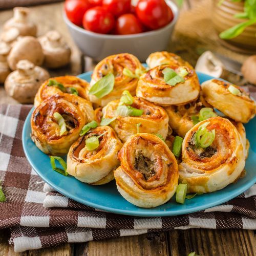 Weź ciasto francuskie, szparagi i ser. To najlepsza przekąska w maju