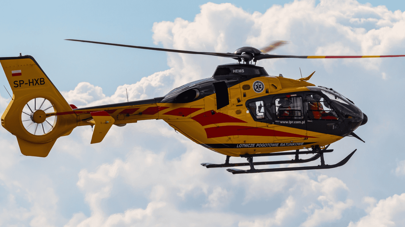 Dramat na polskiej trasie, awaria śmigłowca LPR. Droga całkowicie zablokowana