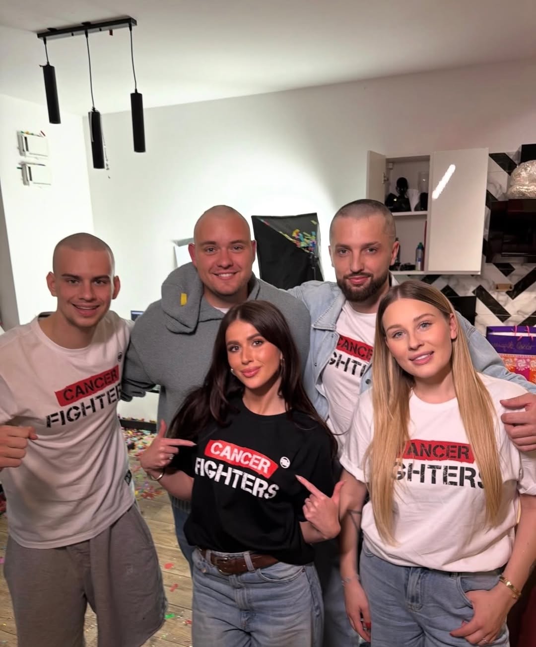 Te gwiazdy ogoliły głowę w zbiórce dla dzieci. Lista robi wrażenie. Mamy zdjęcia!