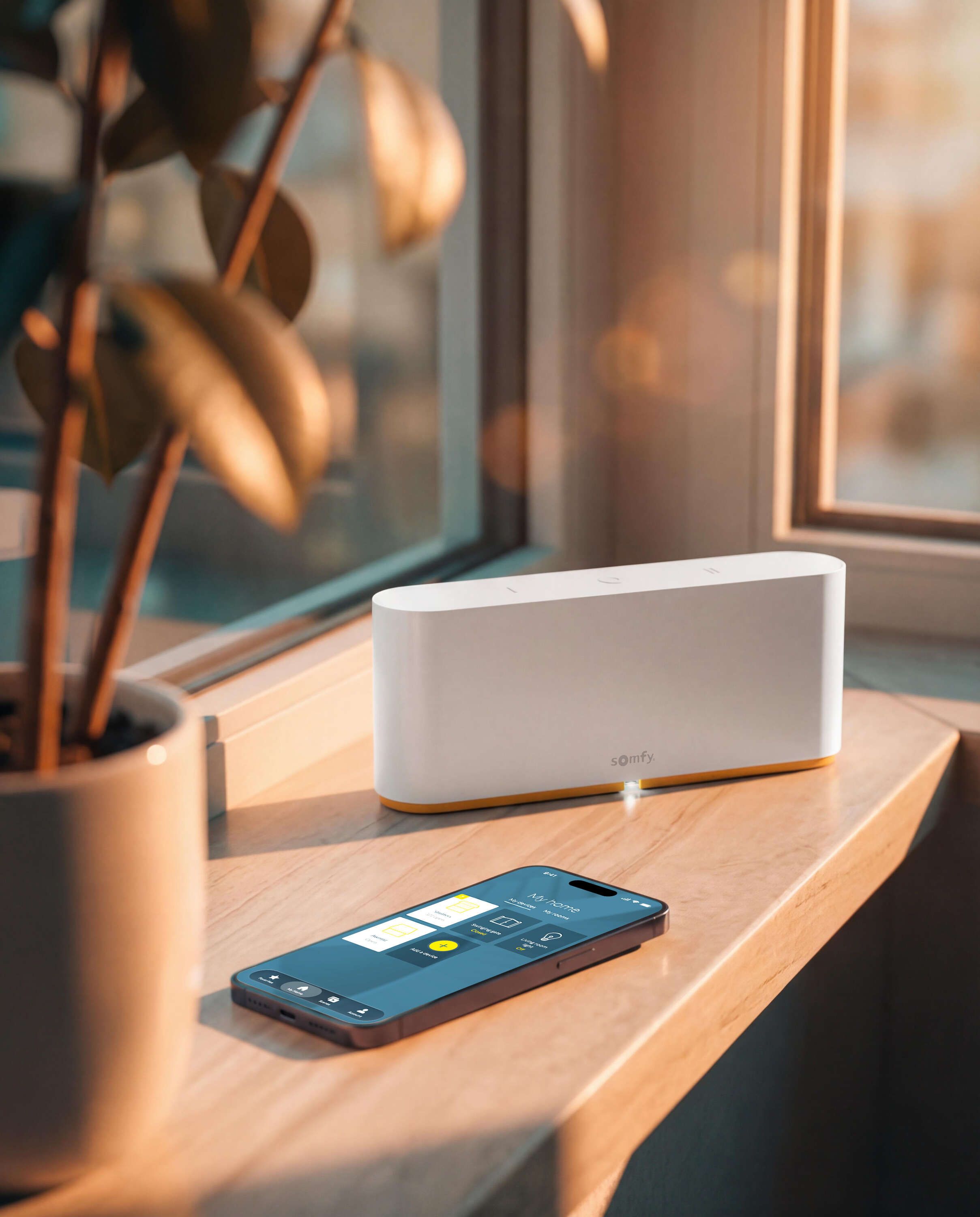 Jak technologia może upraszczać codzienność i dawać większe poczucie kontroli – czyli smart home bez obaw