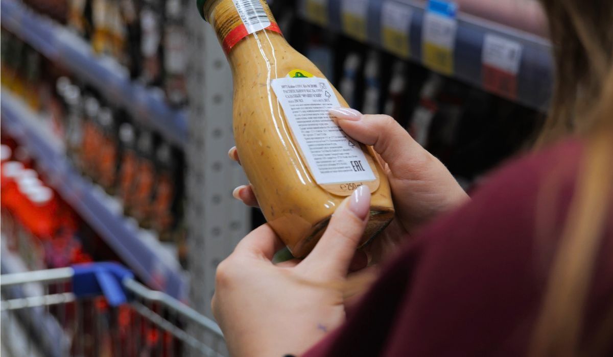 Dietetyk odradza ich zakup. Chodzi o sosy dostępne w Biedronce