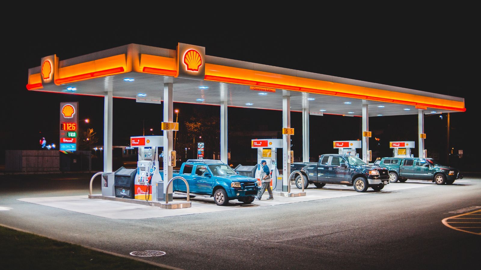 Na stacjach znowu będzie taniej. Tyle zapłacimy za litr benzyny w czwartek 16 kwietnia