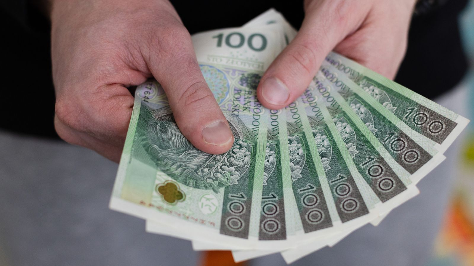Nawet 2140 zł dla osób z wieloletnim stażem pracy. Jest jeden najważniejszy warunek