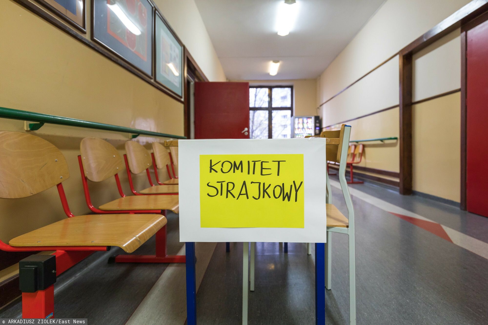 Strajk nauczycieli. Fot. ARKADIUSZ ZIOLEK/East News