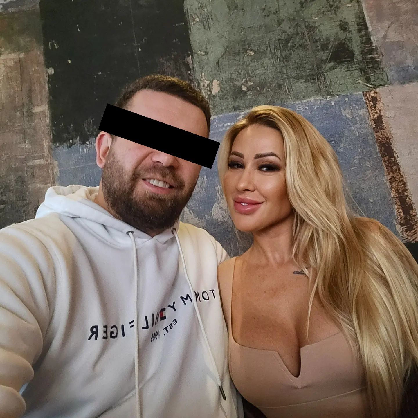 Peretti wrzuciła to do sieci w środku nocy. To zrobiła po aresztowaniu męża