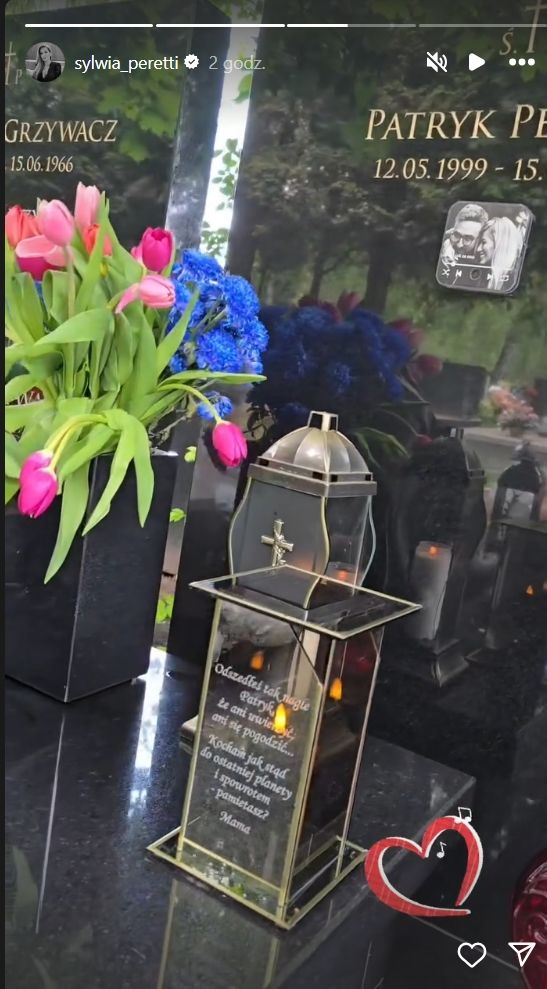 Sylwia Peretti odwiedziła grób syna w Dzień Dziecka. Jedyny w swoim rodzaju nagrobek przyciąga uwagę