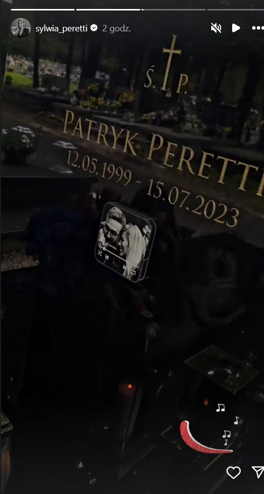 Sylwia Peretti odwiedziła grób syna w Dzień Dziecka. Jedyny w swoim rodzaju nagrobek przyciąga uwagę